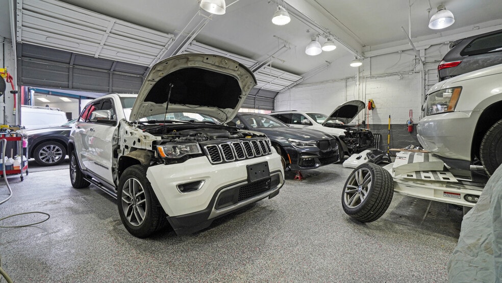 More Photos Of 10 Jerusalem Ave, Hempstead Auto Repair For Sale