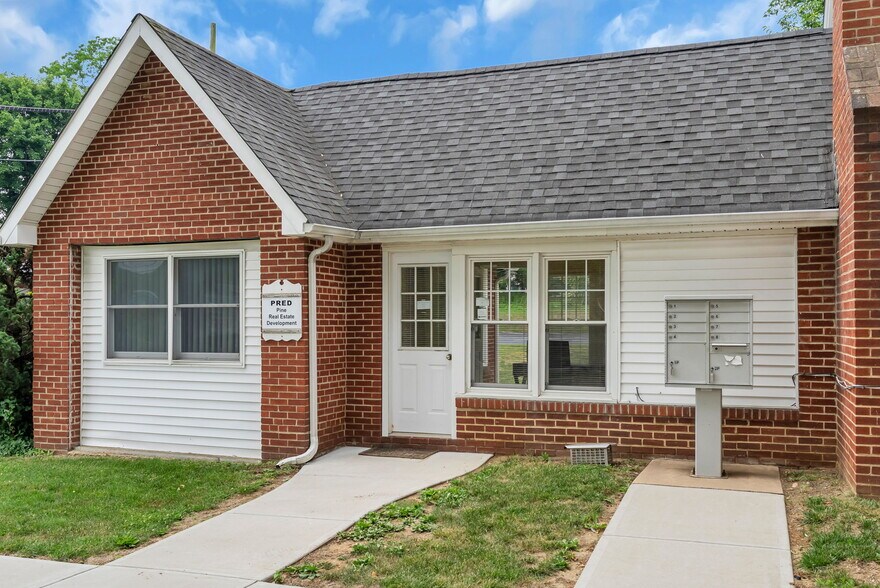 More Photos Of 8-10 Tindall Rd, Middletown Office For Lease