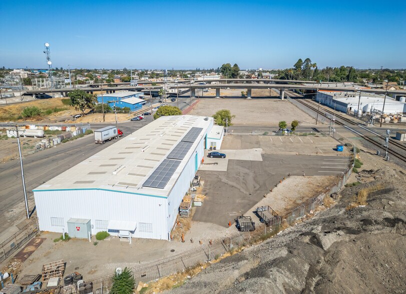 More Photos Of 729 S Commerce St, Stockton Warehouse For Sale