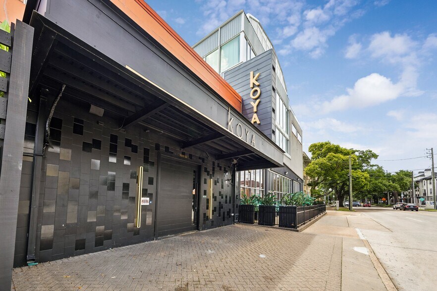 More Photos Of 2600 Travis St, Houston Freestanding For Lease