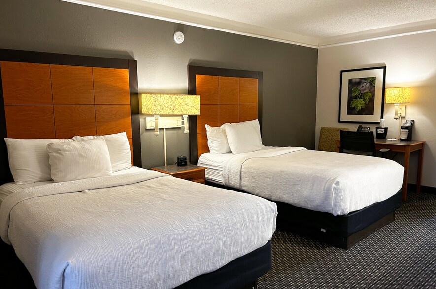 More Photos Of 6404 E Broadway Blvd, Tucson Hotel For Sale