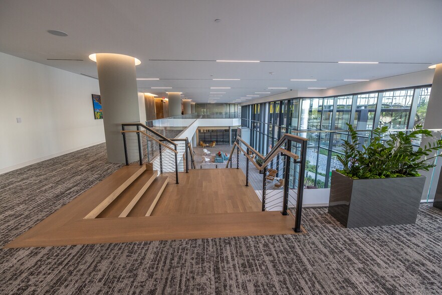 More Photos Of 820 Gessner Rd, Houston Office For Lease