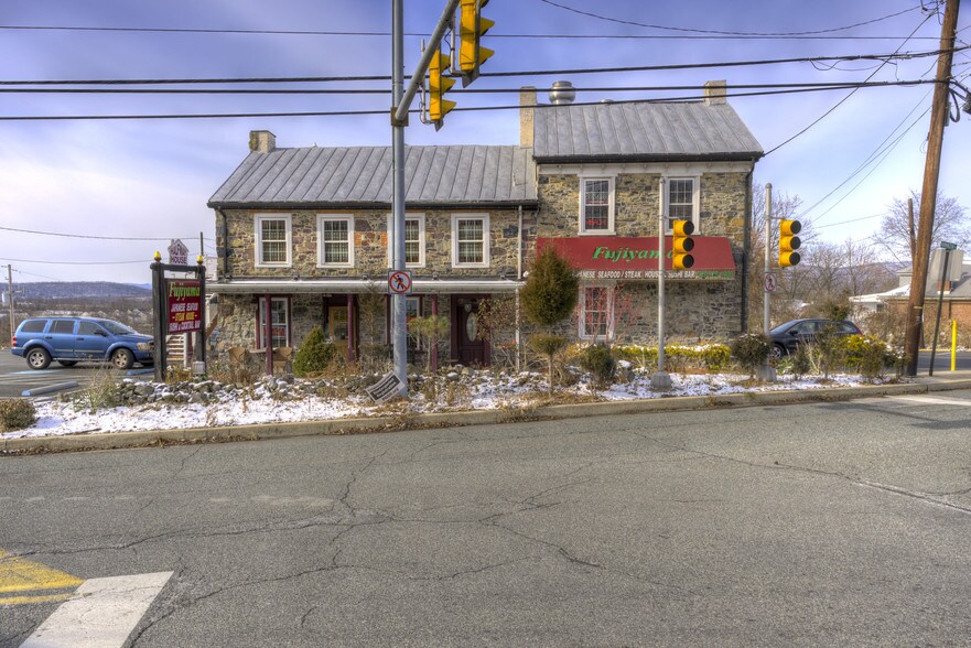 More Photos Of 1495 Farmington Ave, Pottstown General Retail For Sale