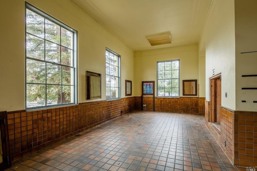 More Photos Of 224 N Oak St, Ukiah Office Residential For Sale