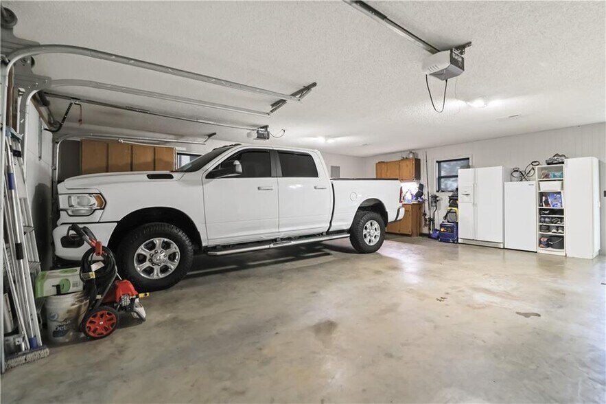 More Photos Of 5039 Primrose Rd, Springdale Specialty For Sale