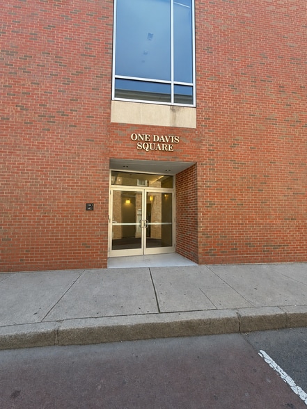More Photos Of One Davis Sq, Somerville Health Club For Lease