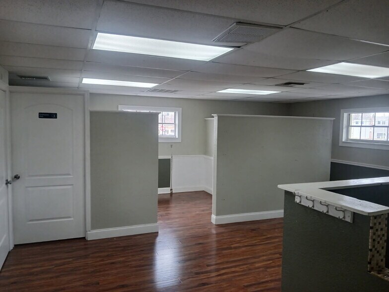 More Photos Of 38799 US Highway 19 N, Tarpon Springs Storefront Retail Office For Sale