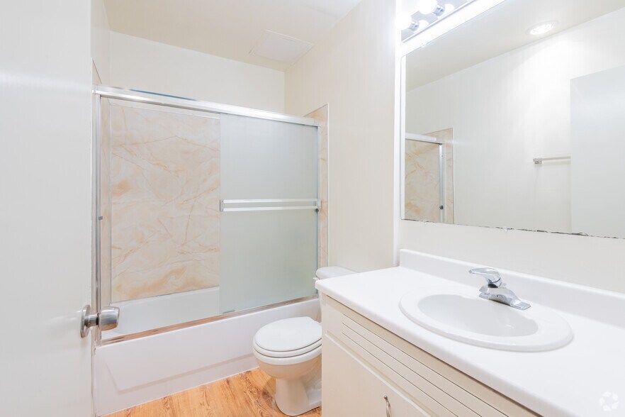 More Photos Of 2051 Shoreline Dr, Alameda Apartments For Sale