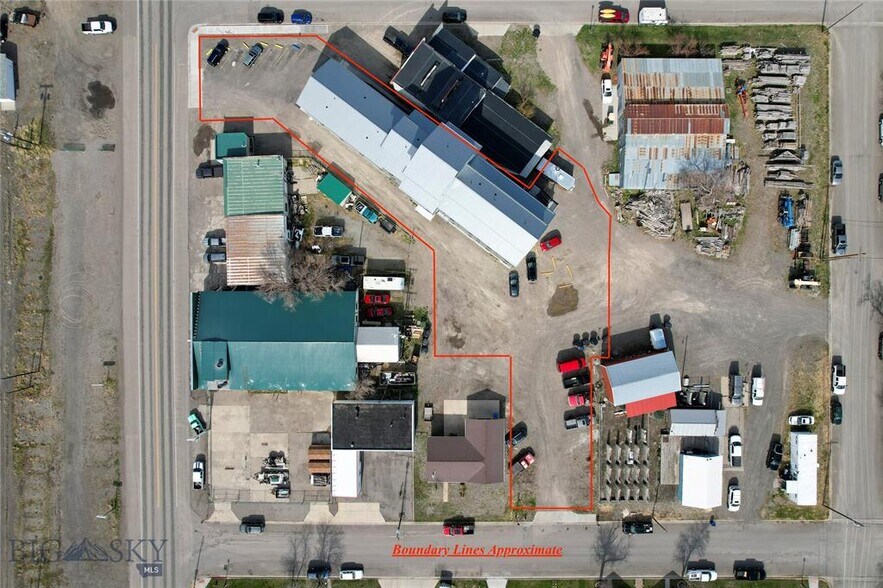 More Photos Of 924 E Park St, Livingston Apartments For Sale