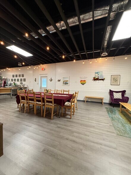 More Photos Of 327 State St E, Murfreesboro Flex For Sale