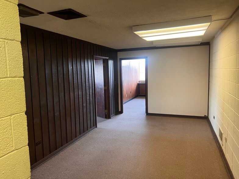 More Photos Of 309 N Main St, Salisbury Office Residential For Sale