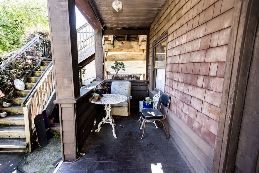 More Photos Of 219 John St, Oakland Apartments For Sale
