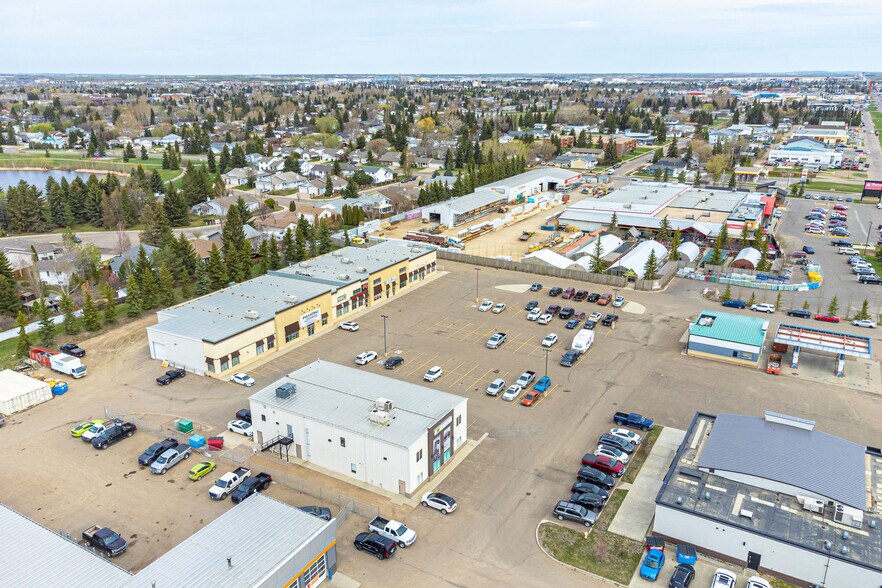 More Photos Of 2602 50 Av, Lloydminster Showroom For Sale