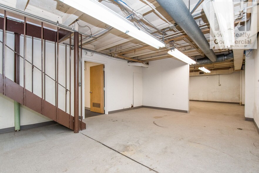 More Photos Of 115 30th Street Dr SE, Cedar Rapids Freestanding For Lease