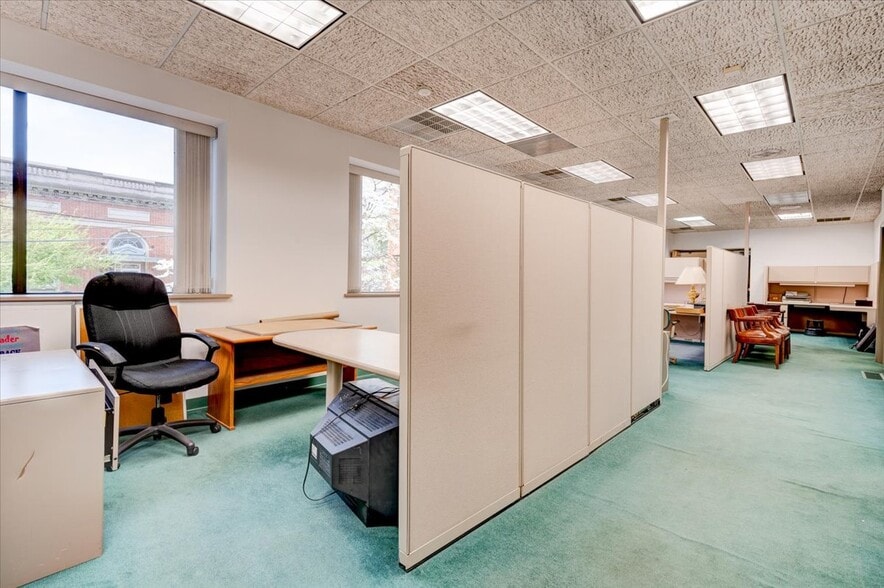 More Photos Of 100 W Antietam St, Hagerstown Office For Lease