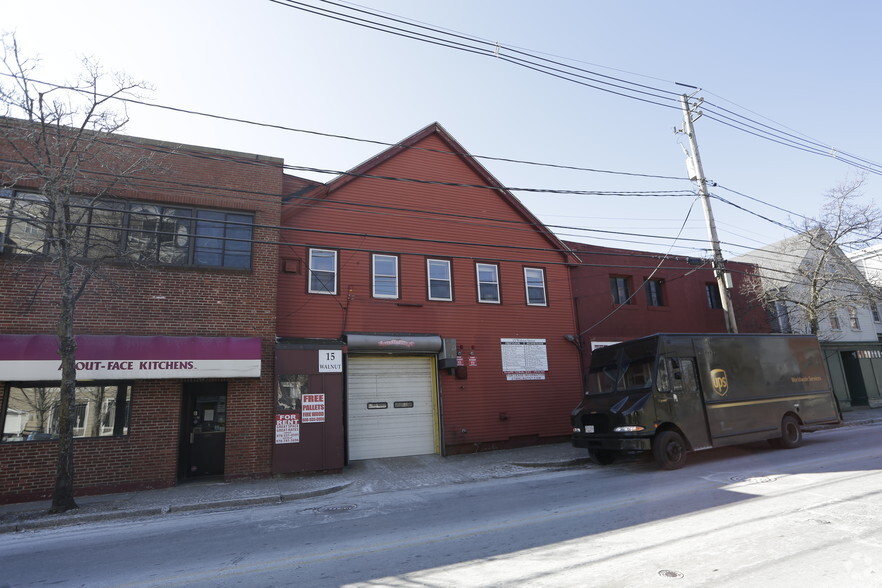 More Photos Of 15-27 Walnut St, Peabody Warehouse For Lease
