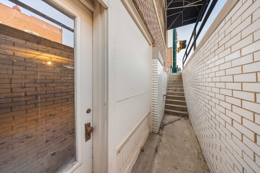 More Photos Of 101 E Jefferson St, Winterset Office For Sale