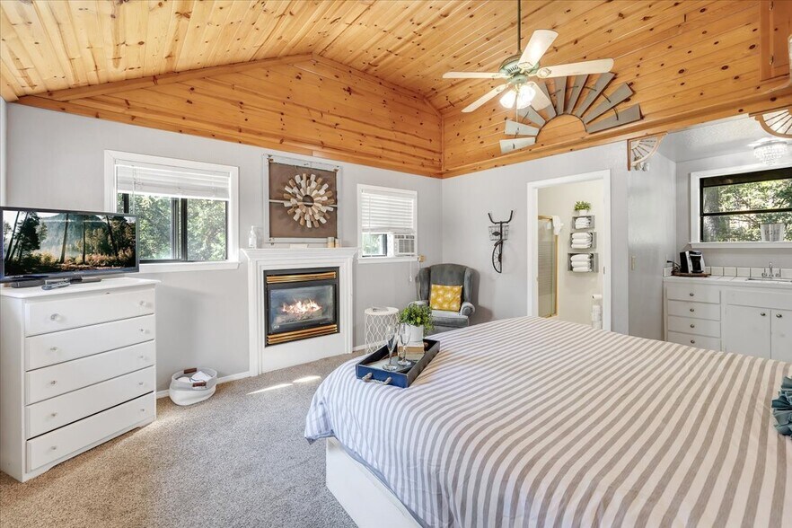 More Photos Of 22732 Middle Camp rd, Sonora Hotel For Sale