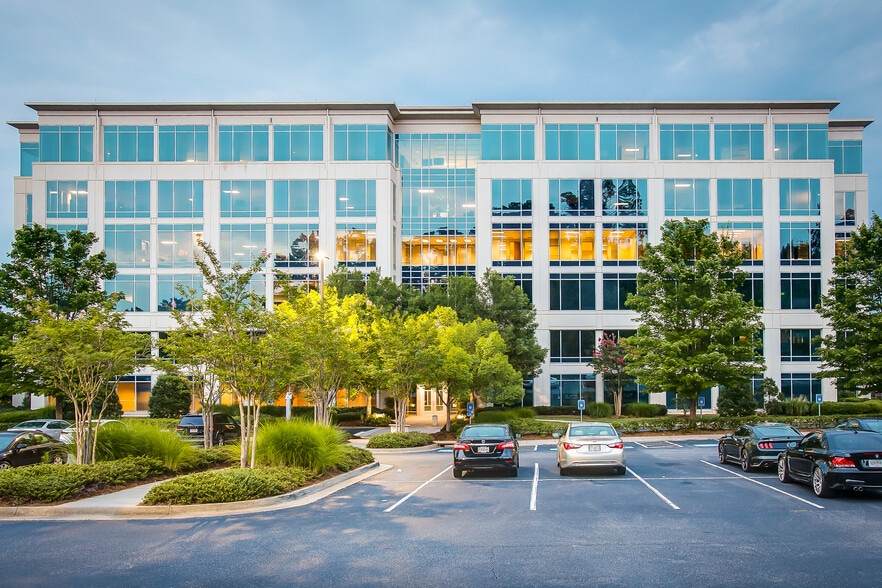 More Photos Of 11720 Amberpark Dr, Alpharetta Unknown For Lease