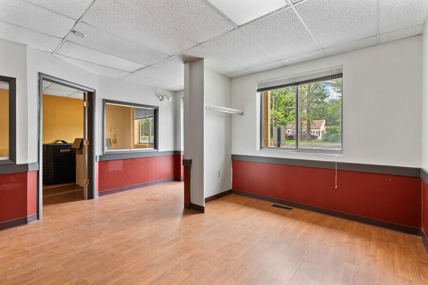 More Photos Of 4 Corwin Ct, Newburgh Medical For Sale