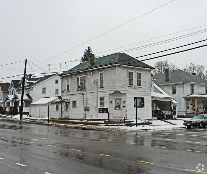 Primary Photo Of 1401 Maiden Ln, Springfield Storefront Retail Residential For Lease