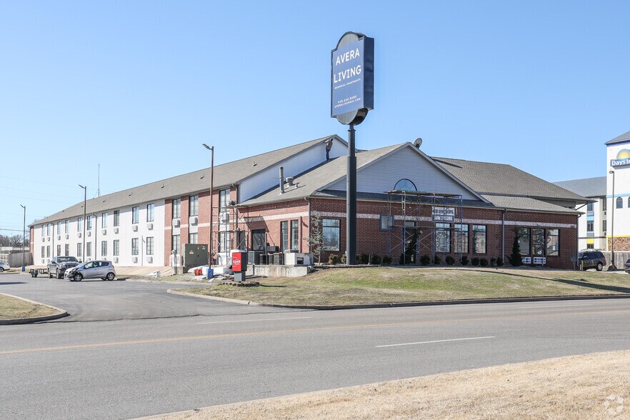 More Photos Of 3211 S 79th East Ave, Tulsa Apartments For Sale