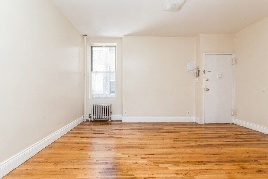 More Photos Of 4132 53rd St, Woodside Apartments For Sale