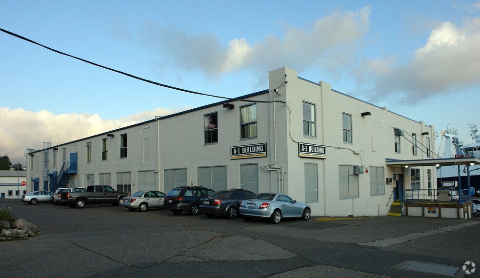 More Photos Of 2700 W Commodore Way, Seattle Warehouse For Lease