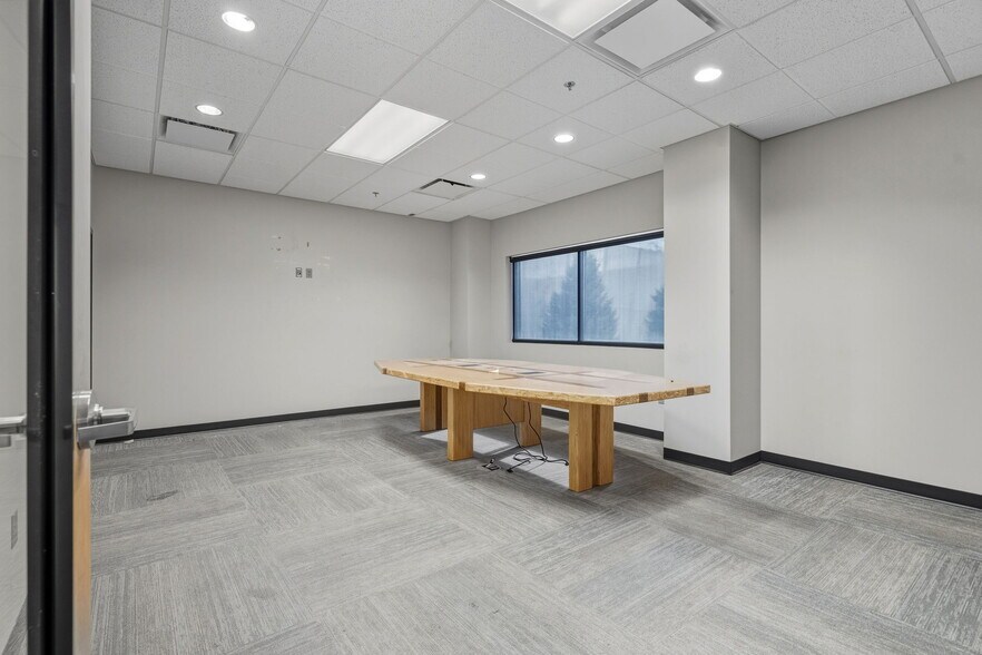 More Photos Of 3370 Drennan Industrial Loop S, Colorado Springs Flex For Lease