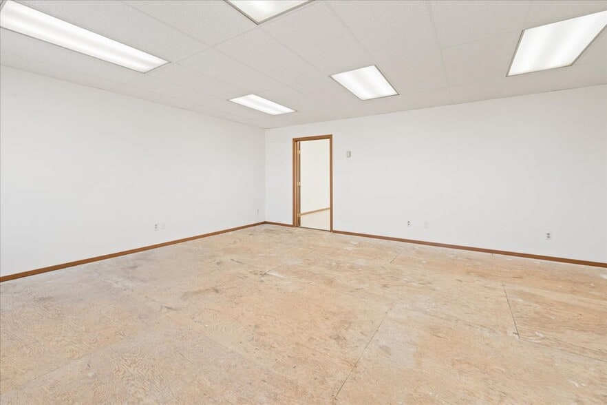 More Photos Of 3534 International St, Fairbanks General Retail For Lease