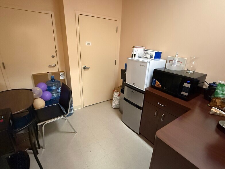 More Photos Of 21001 Sycolin Rd, Ashburn Office For Sale