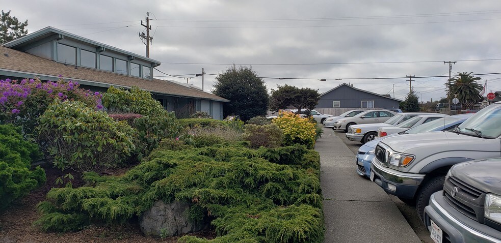 More Photos Of 895 River Dr, Fort Bragg Healthcare For Sale