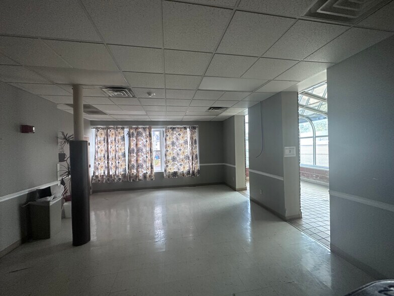 More Photos Of 314 Park St, Fulton Office For Sale