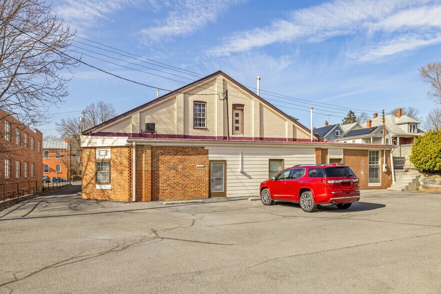 More Photos Of 314 N Braddock St, Winchester Office For Sale