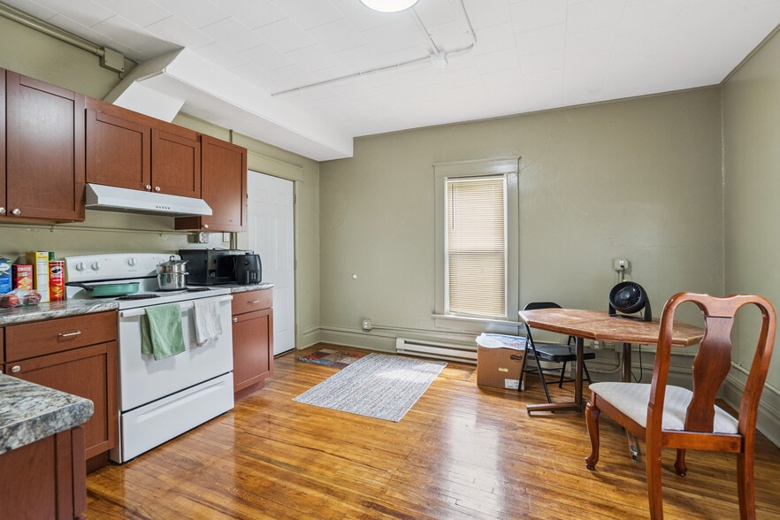 More Photos Of 1132 Main St, Grinnell Multifamily For Sale