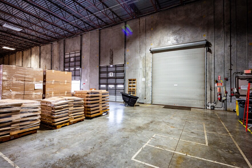 More Photos Of 1080 Greenwood Blvd, Lake Mary Light Distribution For Sale