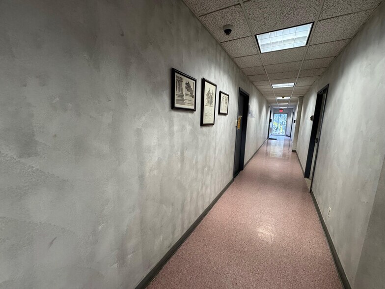 More Photos Of 1 Corwin Ct, Newburgh Medical For Lease