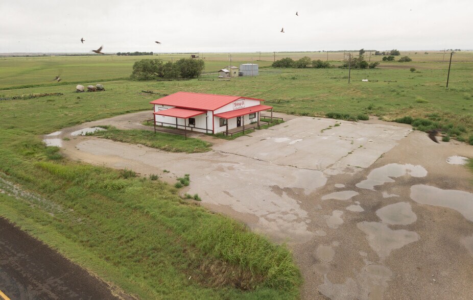 More Photos Of 503 S 5th St, Goree General Retail For Sale