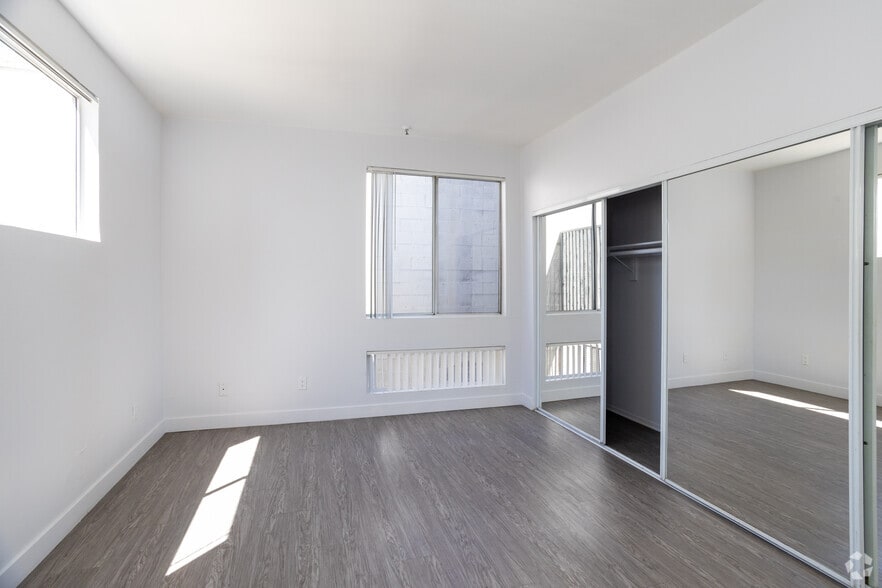 More Photos Of 1443 N Fuller Ave, Los Angeles Apartments For Sale