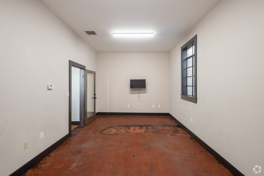 More Photos Of 6728 Bright Ave, Whittier Storefront For Sale
