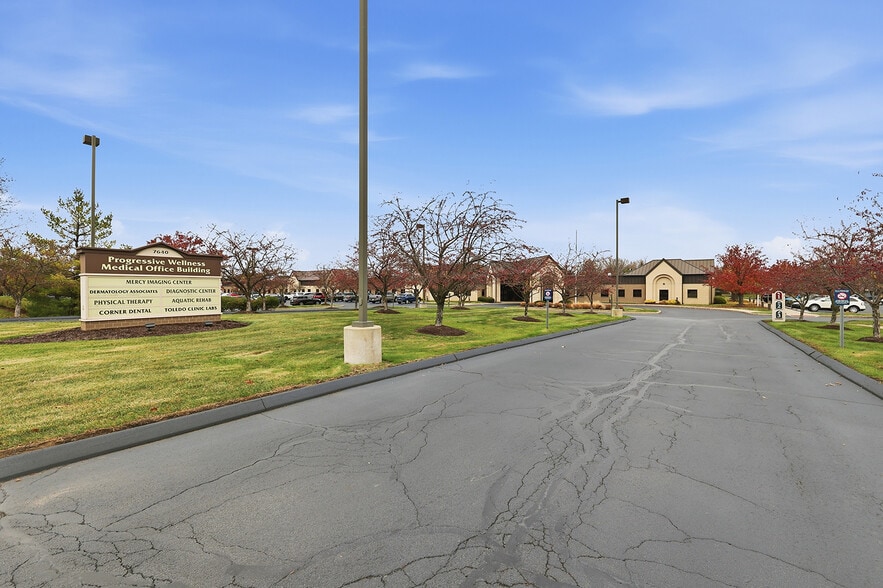 More Photos Of 7640 Sylvania Ave, Sylvania Medical For Lease