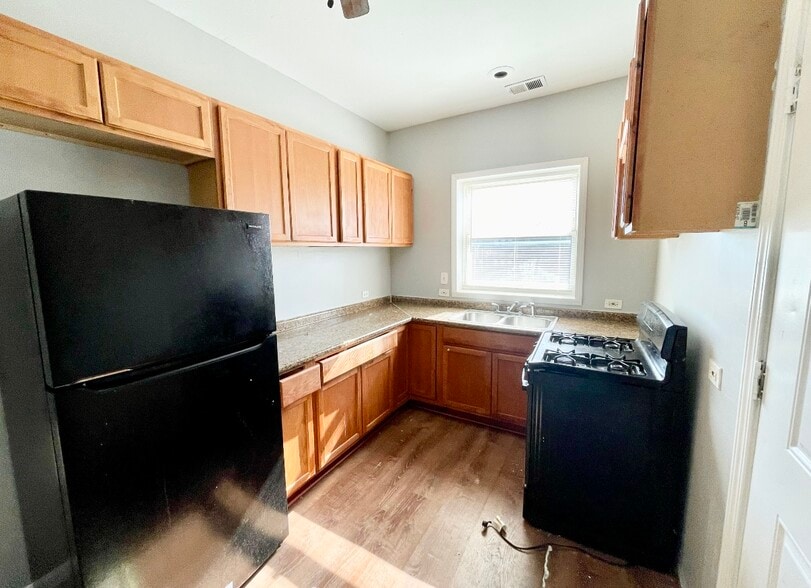 More Photos Of 7245-7255 S Bennett Ave, Chicago Apartments For Sale