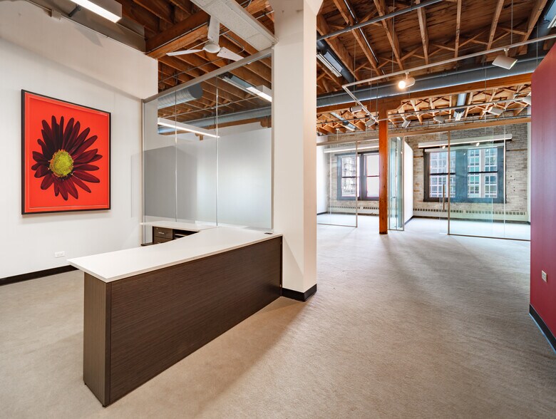 More Photos Of 430 W Erie St, Chicago Office For Lease