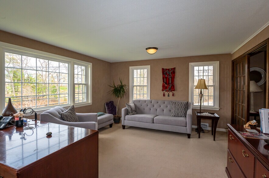 More Photos Of 381 Hubbard St, Glastonbury Loft Creative Space For Lease