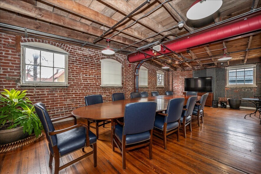 More Photos Of 47 E All Saints St, Frederick Loft Creative Space For Sale