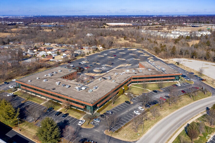 More Photos Of 5111 Commerce Crossings Dr, Louisville Office For Lease