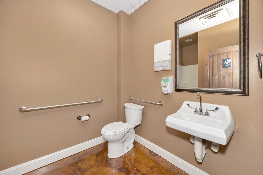 More Photos Of 310 Dan Tibbs Rd NW, Huntsville Warehouse For Lease