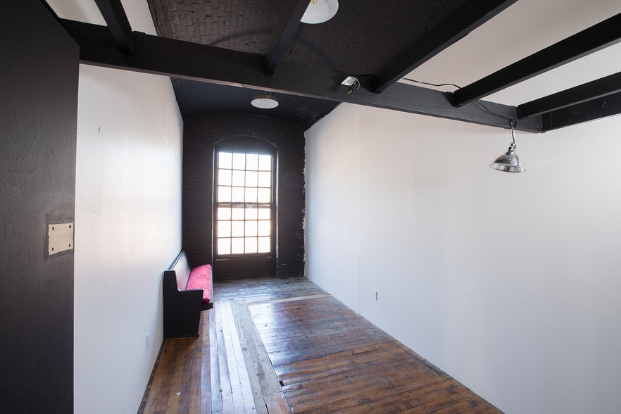 More Photos Of 70 Spruce St, Paterson Warehouse For Sale