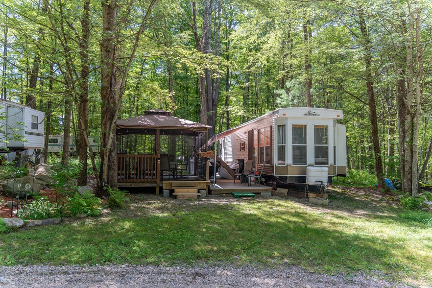 More Photos Of 1379 CT-197, Woodstock Specialty For Sale