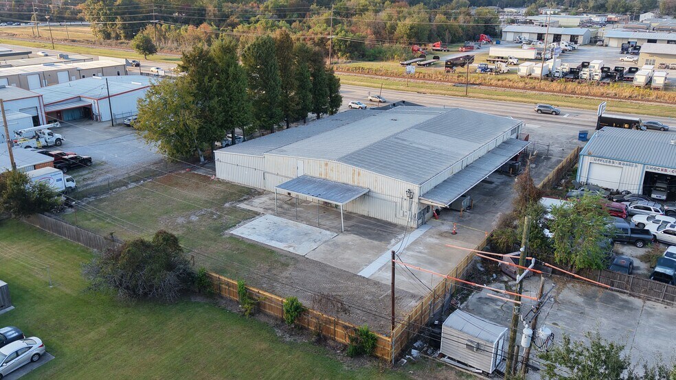 More Photos Of 9170 S Choctaw Dr, Baton Rouge Warehouse For Lease